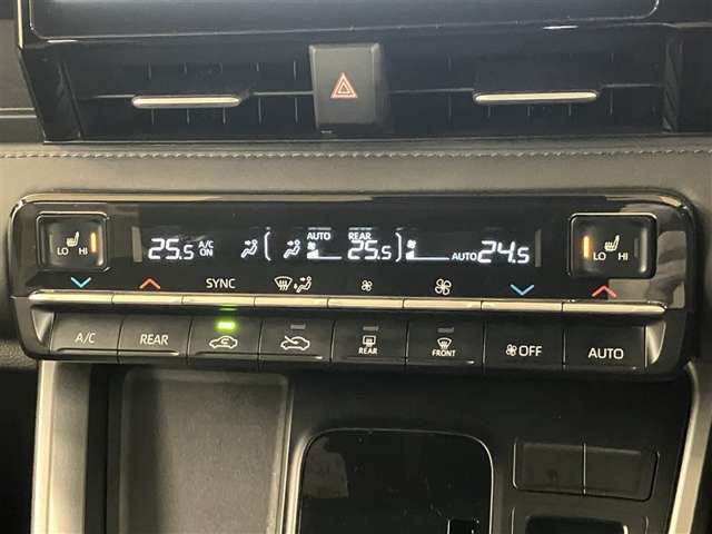 Toyota Voxy 12