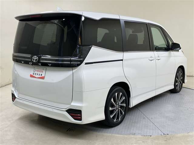 Toyota Voxy 6