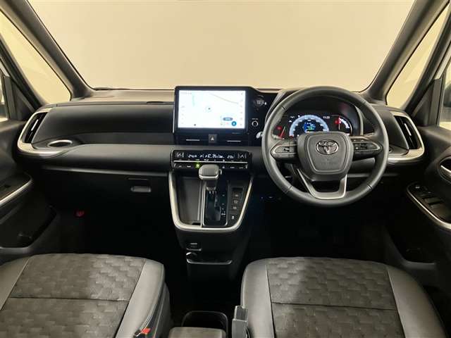 Toyota Voxy 9