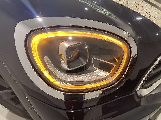 MINI Crossover 10