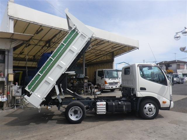 Hino Dutro 11
