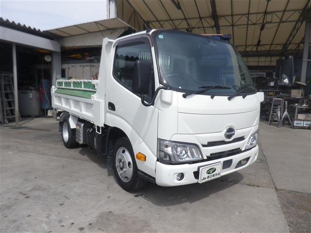 Hino Dutro 3
