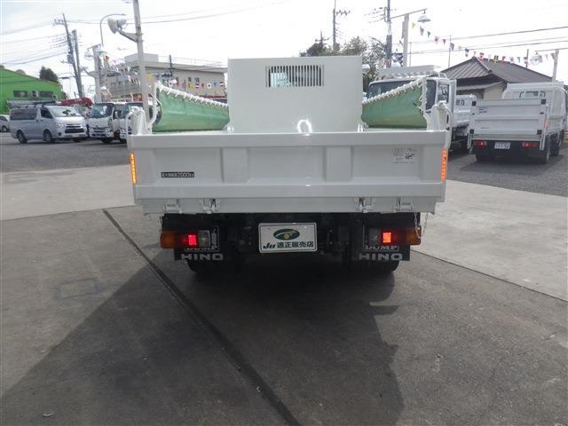 Hino Dutro 6