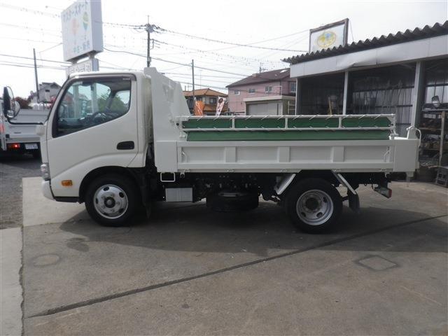 Hino Dutro 8