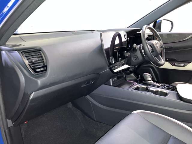 Lexus NX 3