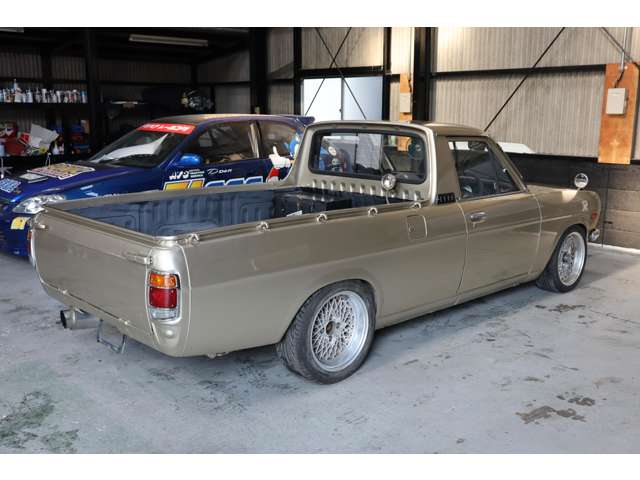 Nissan Sunny Truck 5