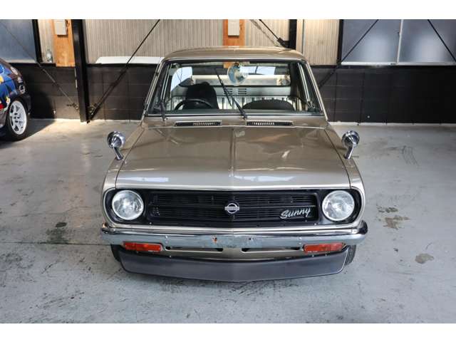 Nissan Sunny Truck 6