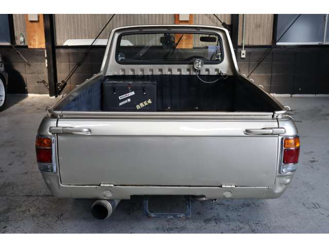 Nissan Sunny Truck 7