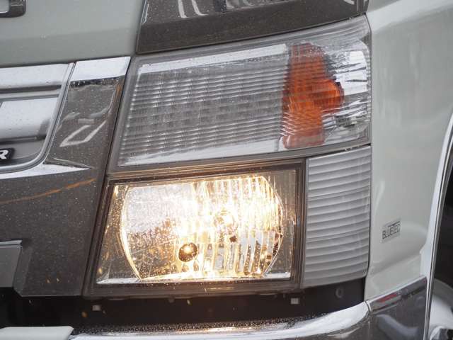 Mitsubishi Fuso Canter 9
