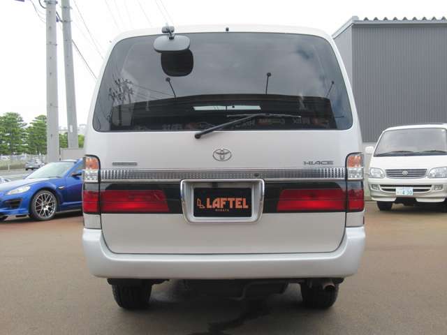 Toyota Hiace 12