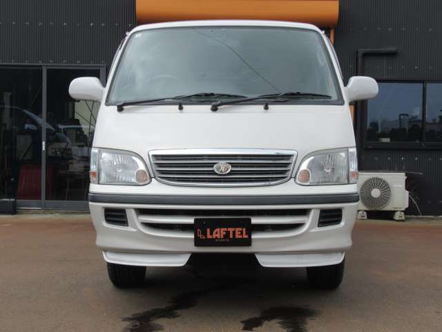 Toyota Hiace 5