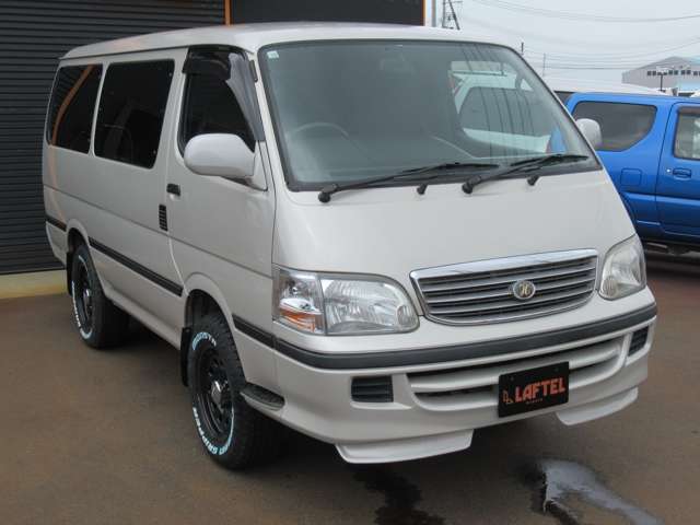 Toyota Hiace 6