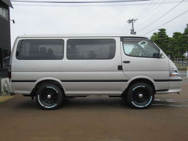 Toyota Hiace 8