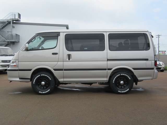 Toyota Hiace 9