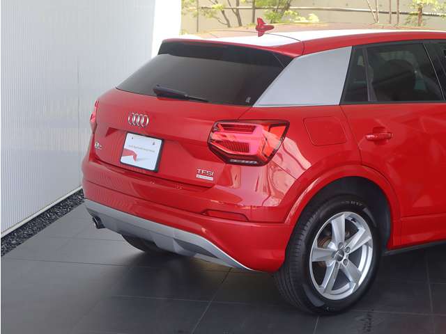Audi Q2 11