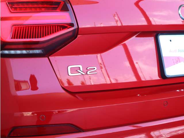Audi Q2 8