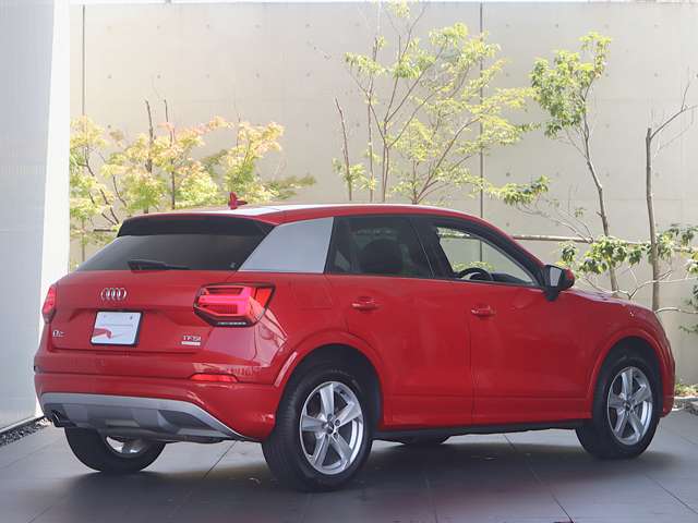 Audi Q2 10