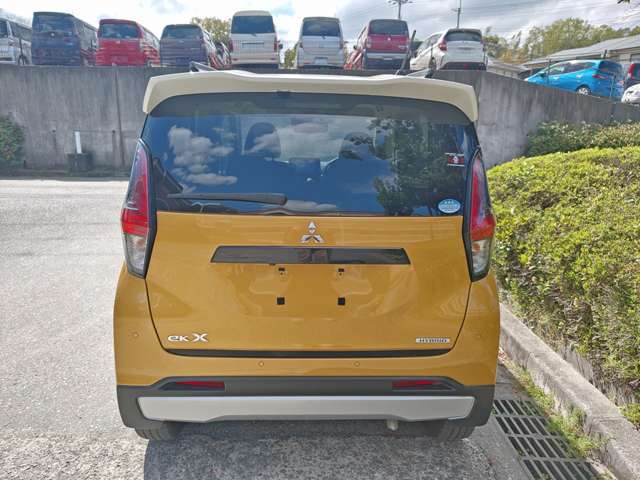 Mitsubishi eK X 11