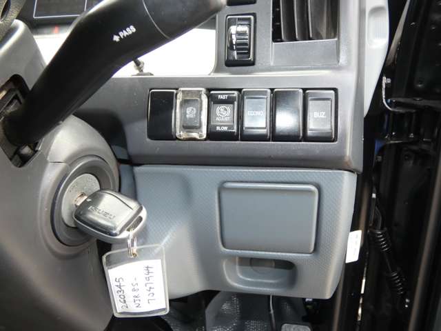Isuzu Elf 13