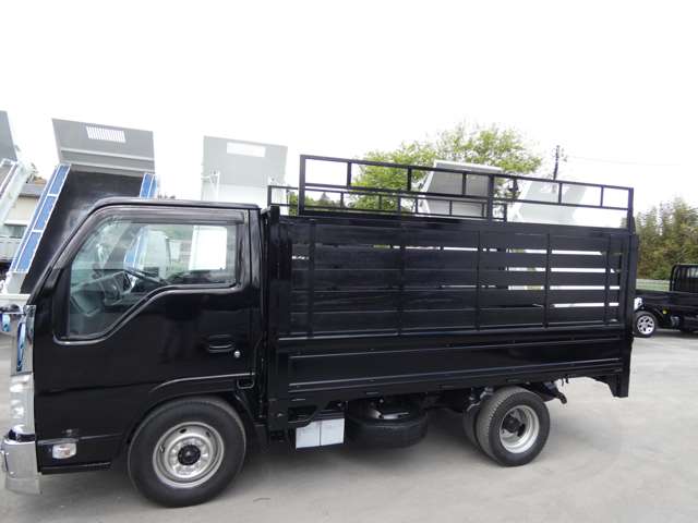Isuzu Elf 7