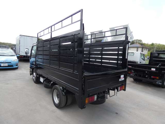 Isuzu Elf 8