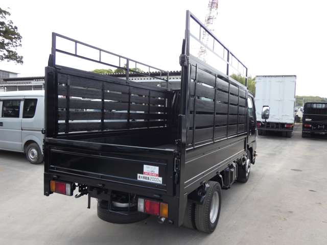 Isuzu Elf 10