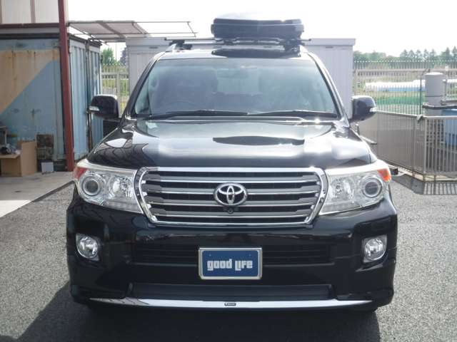 Toyota Land Cruiser 200 2
