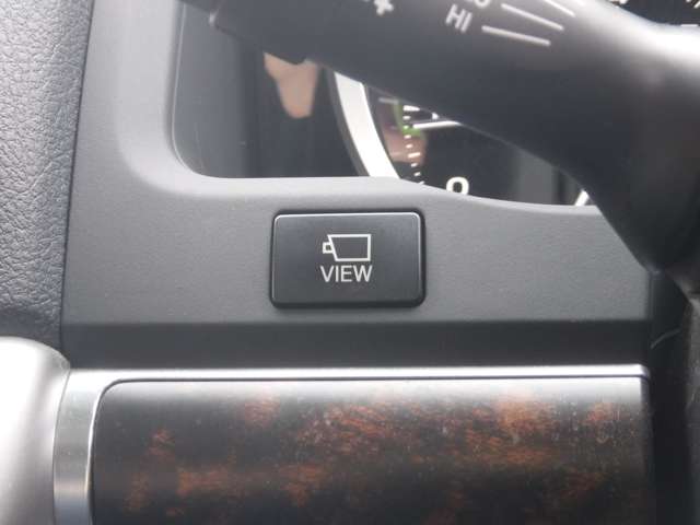 Toyota Land Cruiser 200 9