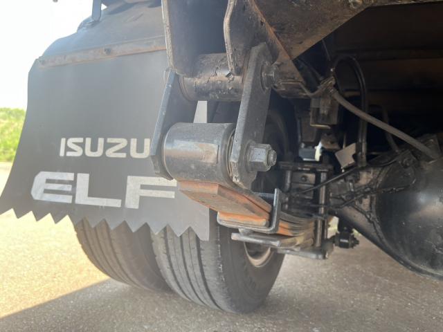 Isuzu Elf 12