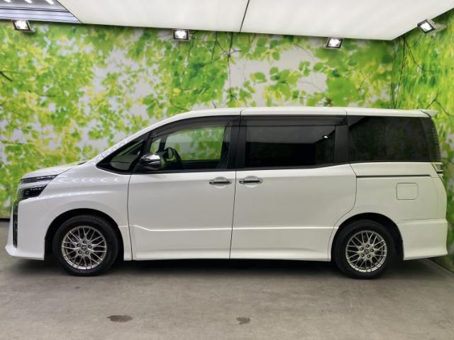 Toyota Voxy 5