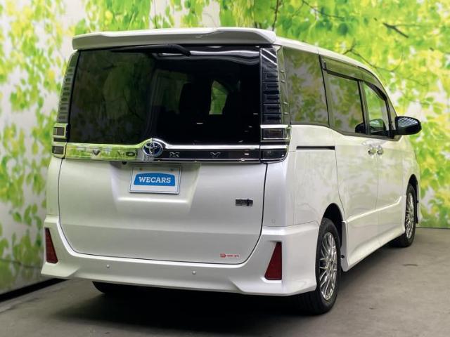 Toyota Voxy 6