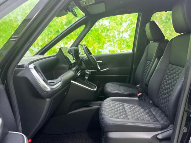 Toyota Voxy 8
