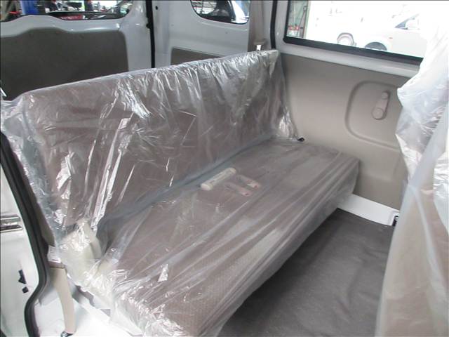 Mitsubishi Minicab Van 13