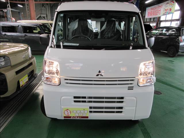 Mitsubishi Minicab Van 4