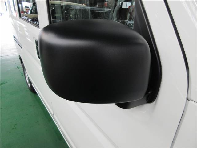 Mitsubishi Minicab Van 6