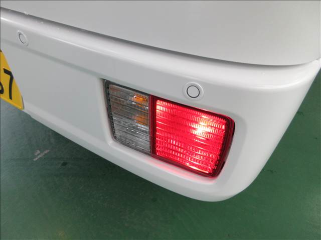 Mitsubishi Minicab Van 10