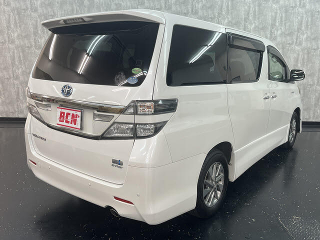 Toyota Vellfire Hybrid 5
