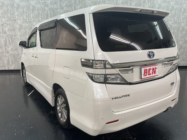 Toyota Vellfire Hybrid 6