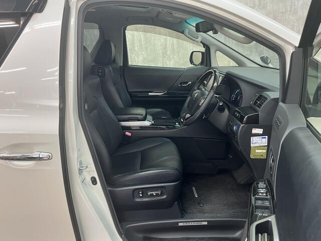 Toyota Vellfire Hybrid 7