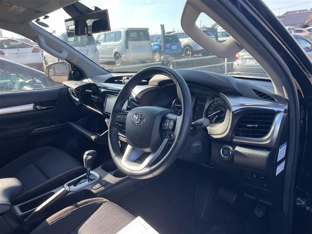 Toyota Hilux 2