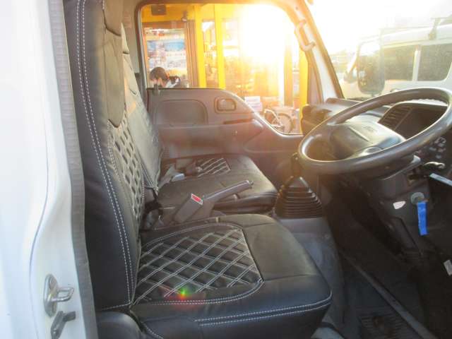 Isuzu Elf 3