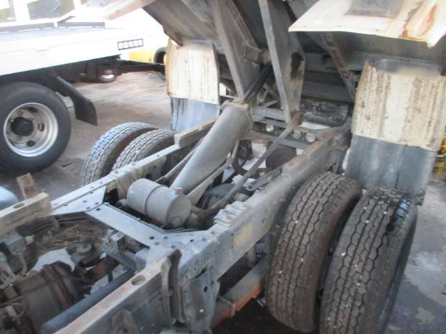 Isuzu Elf 6