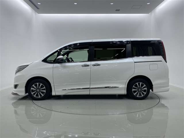 Toyota Esquire 4