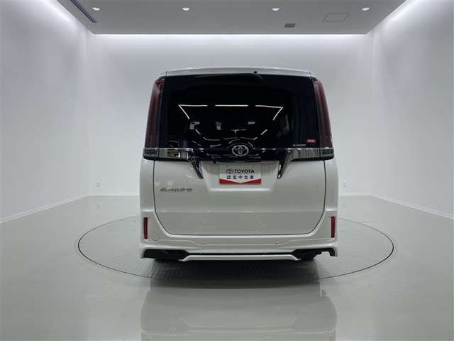Toyota Esquire 5