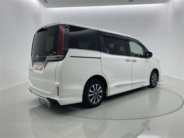Toyota Esquire 6