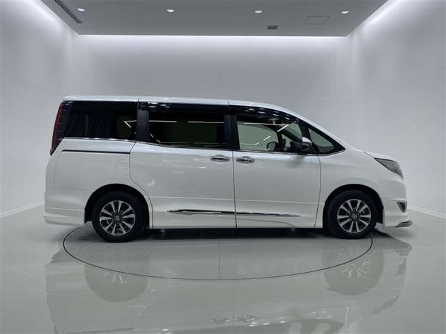 Toyota Esquire 7