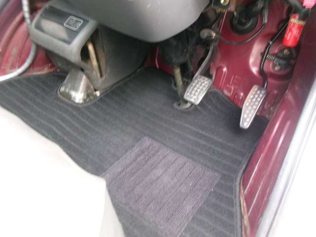 Daihatsu Midget II 11