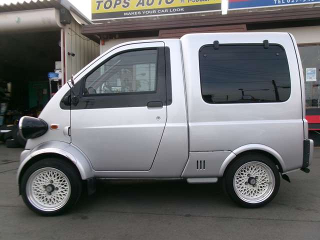 Daihatsu Midget II 3