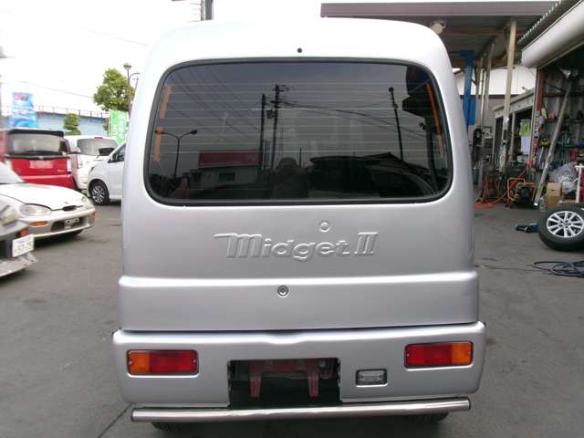 Daihatsu Midget II 4
