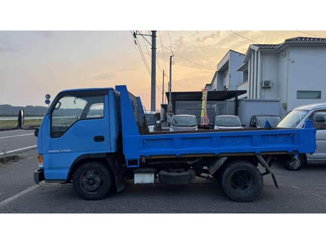 Isuzu Elf 12